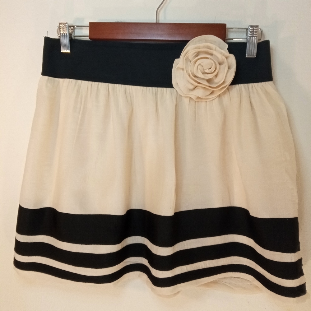 Stoosh Cream Black Skater Skirt Size Medium
